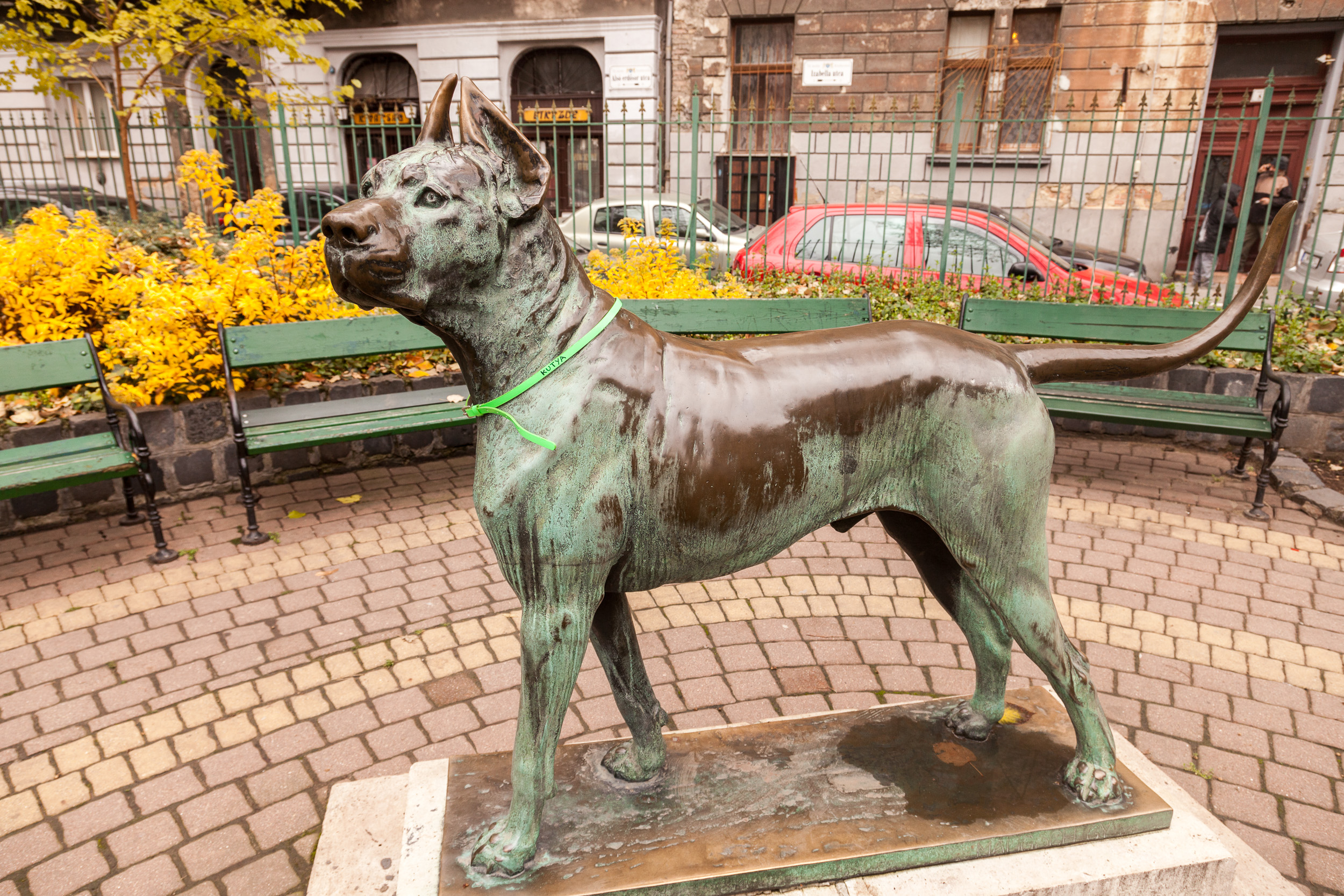 Памятник собаке