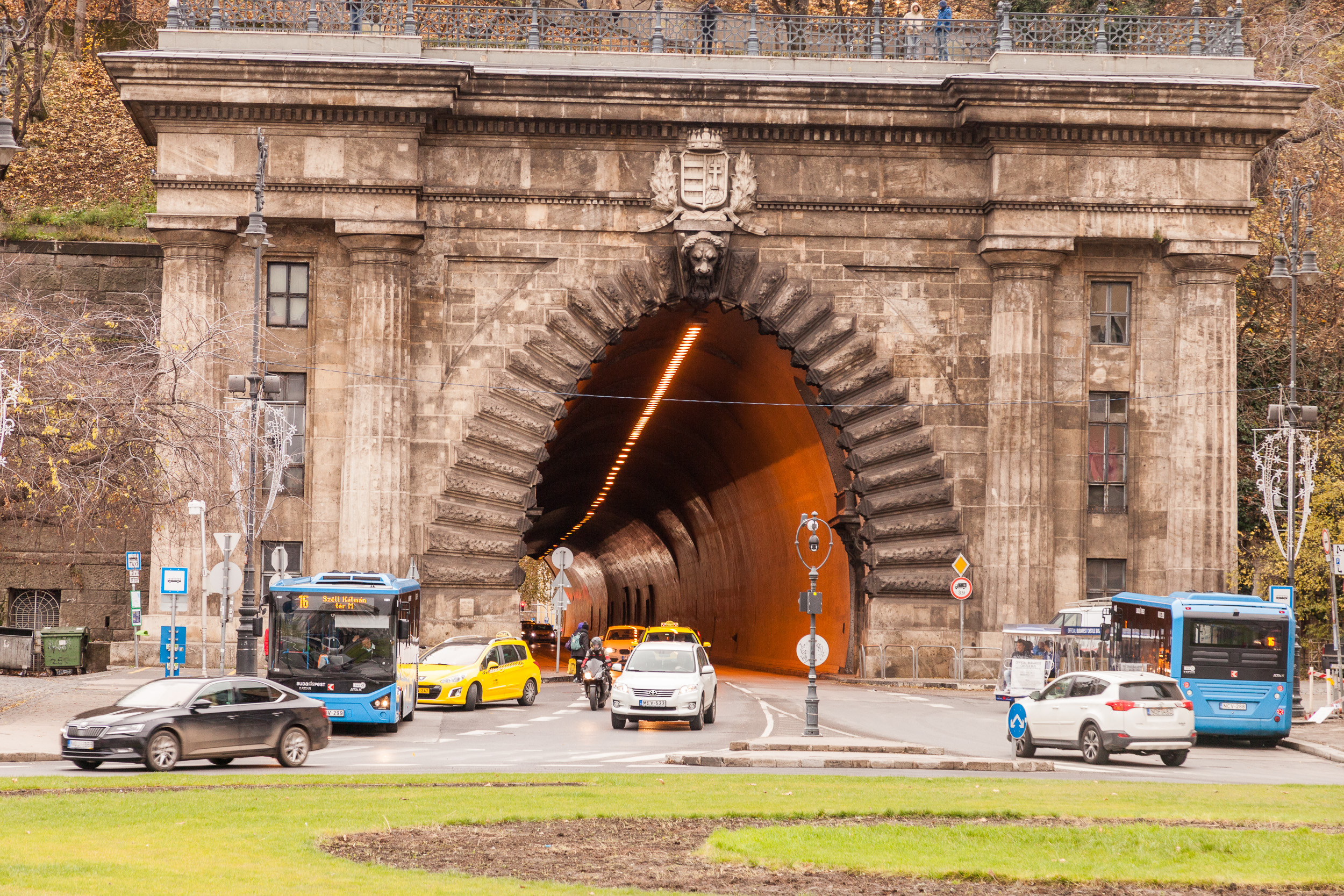 Туннель под крепостным холмом