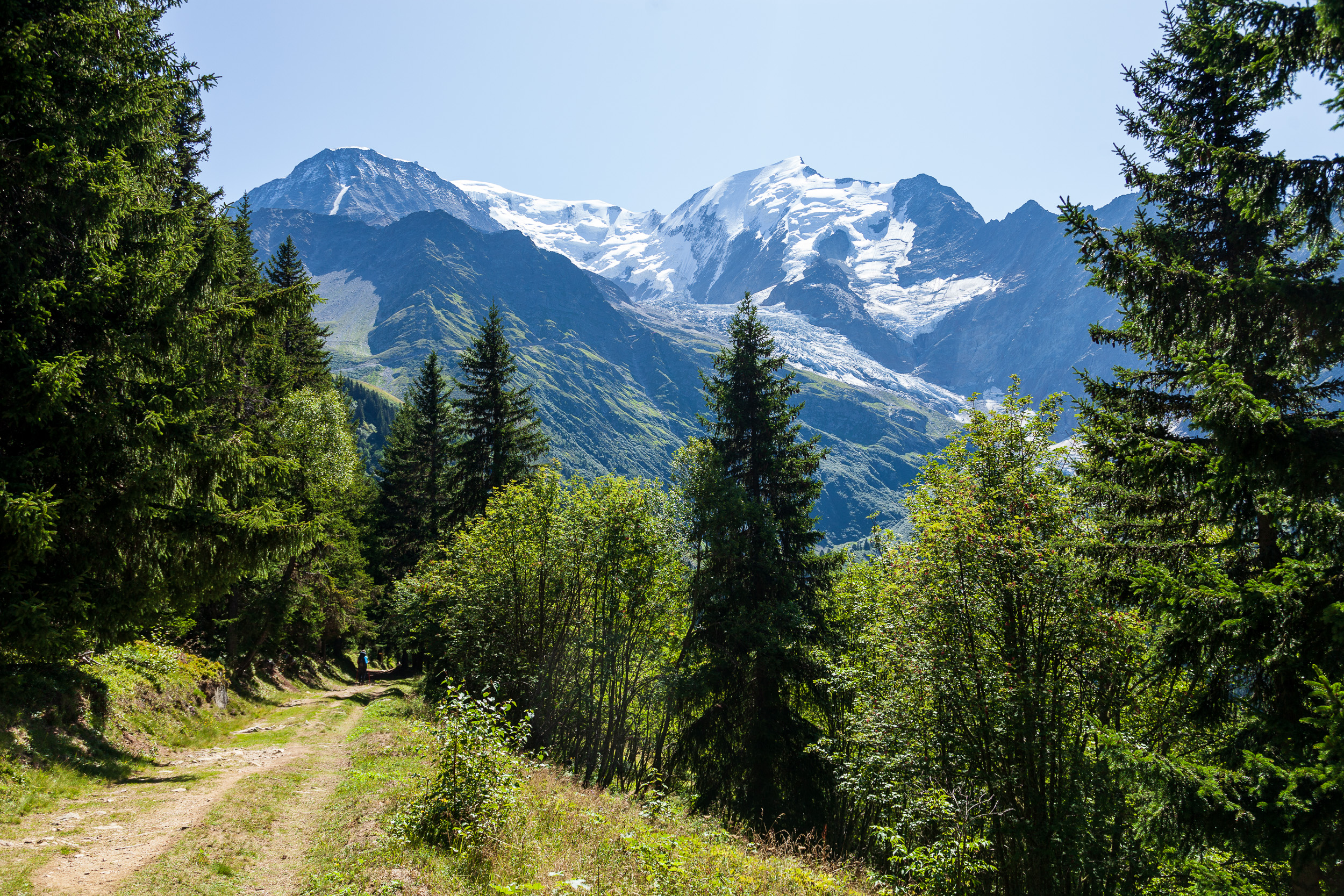 После перевала свернули с основной тропы