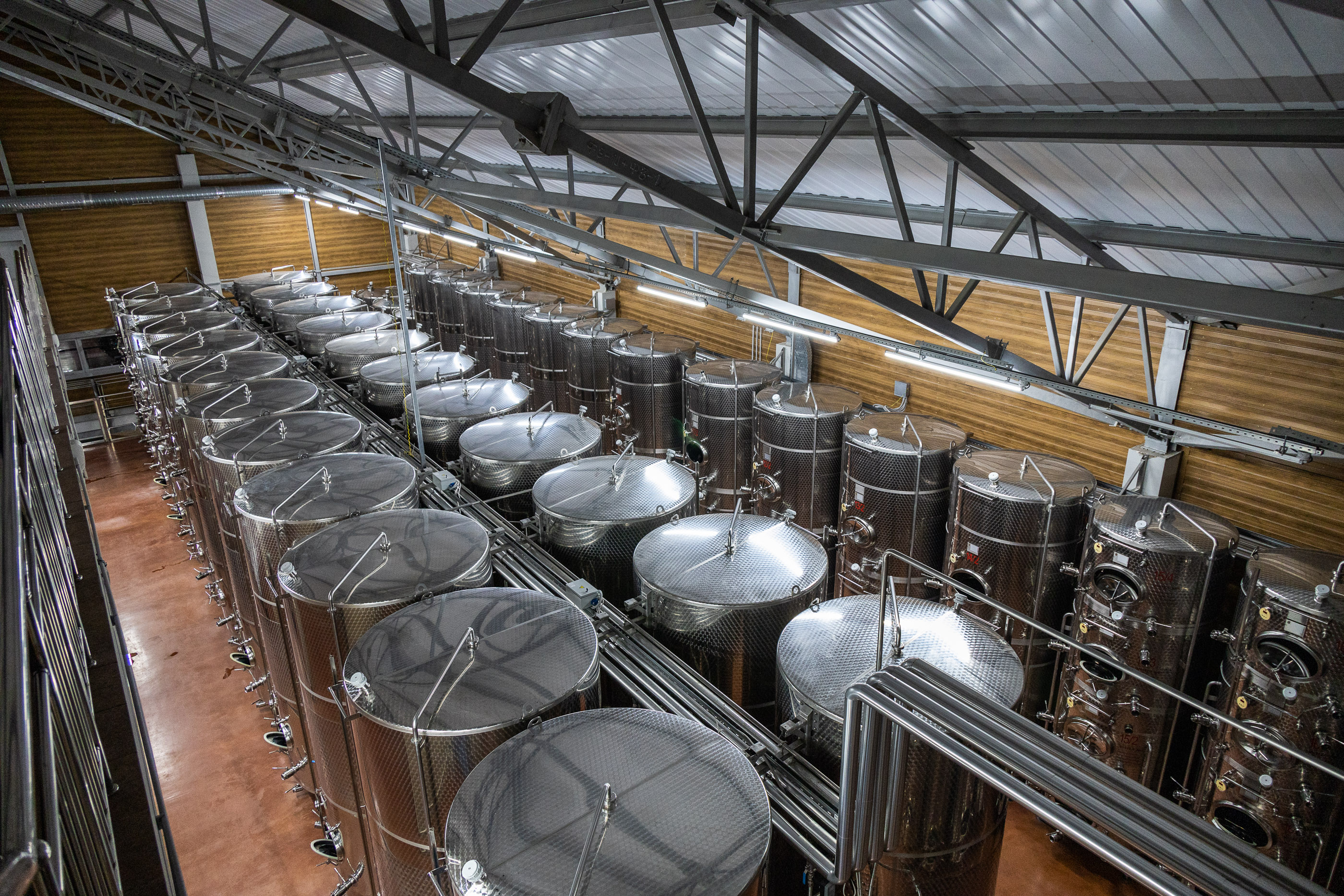 Производственные мощности винодельни Шато-Пино