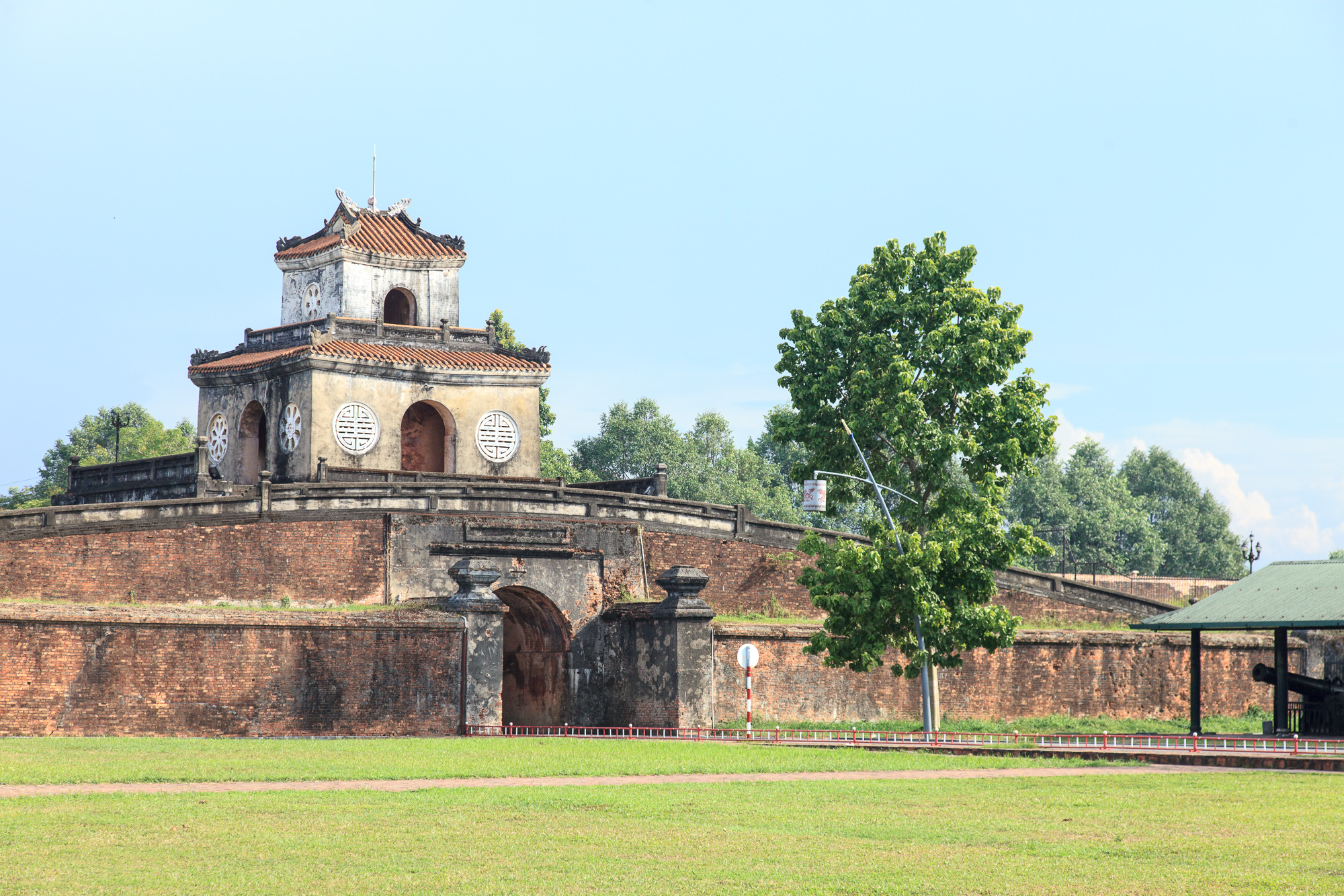 Внешняя стена Императорского Дворца