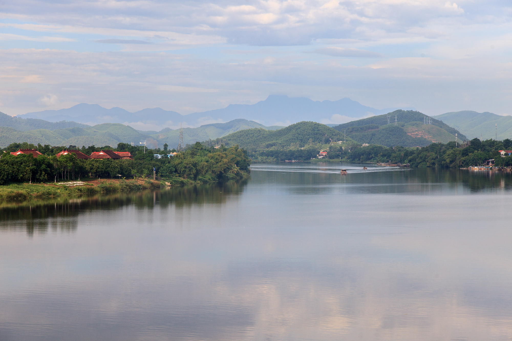 Хыонг, он же Ароматная Река