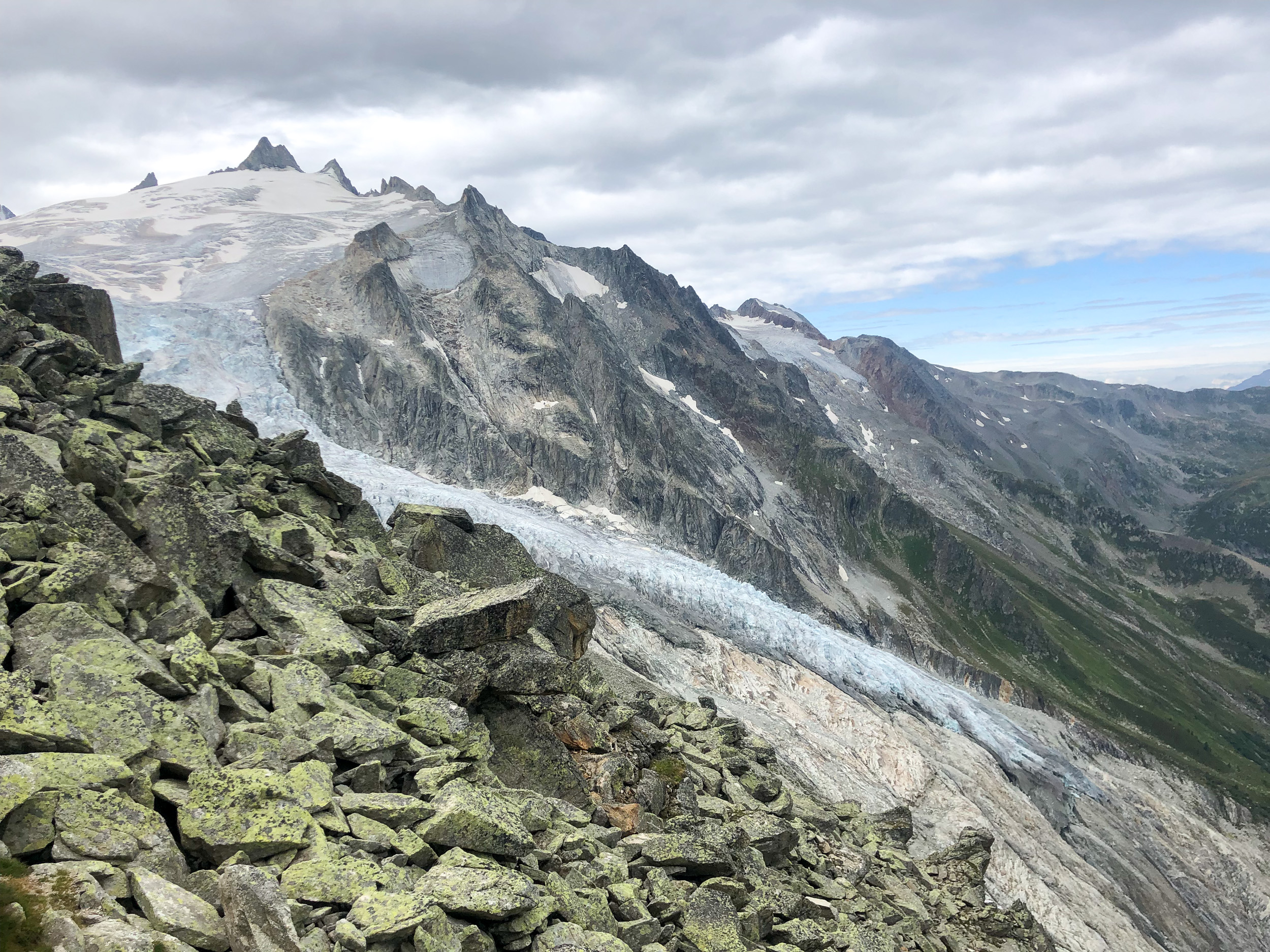 Перевал Arpette и ледник Trient слева от него