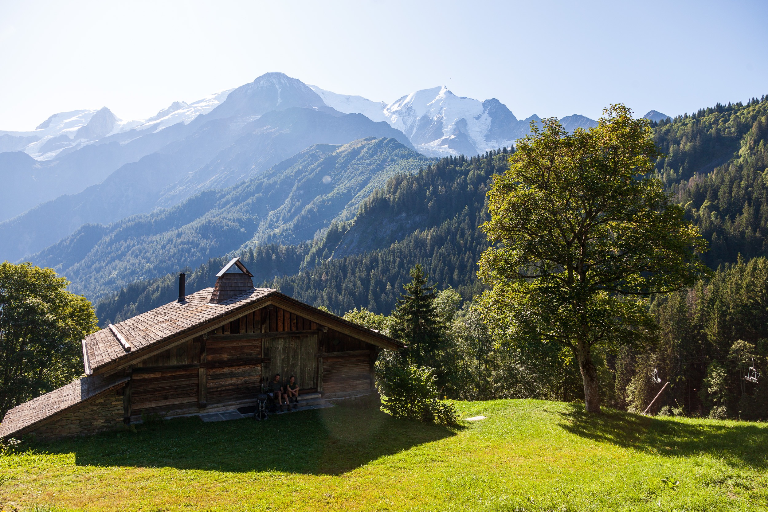 Небольшое шале на склоне