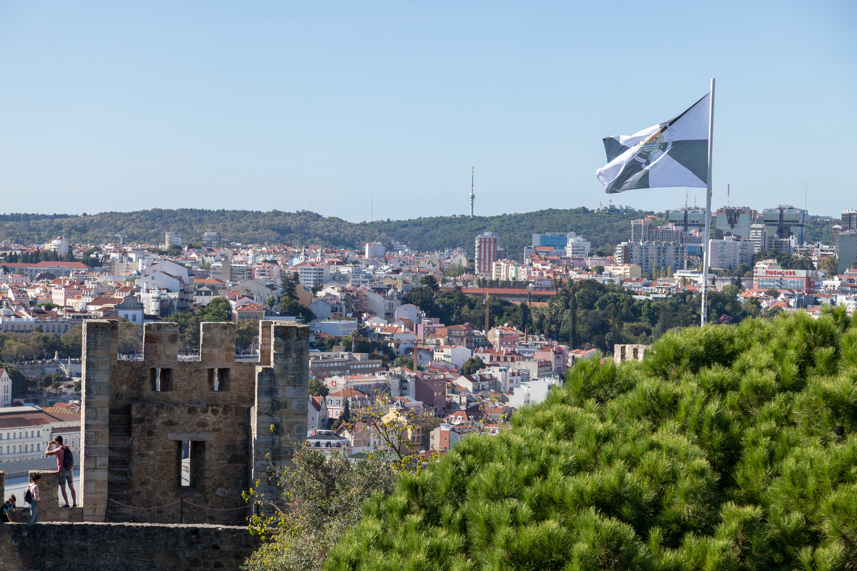 Вид с башни Замка Святого Георгия