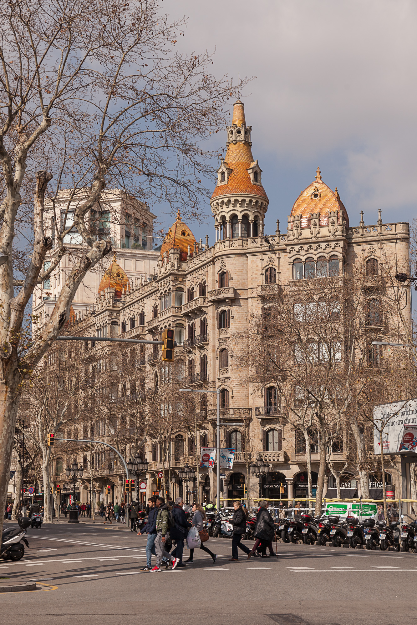 На площади Каталонии