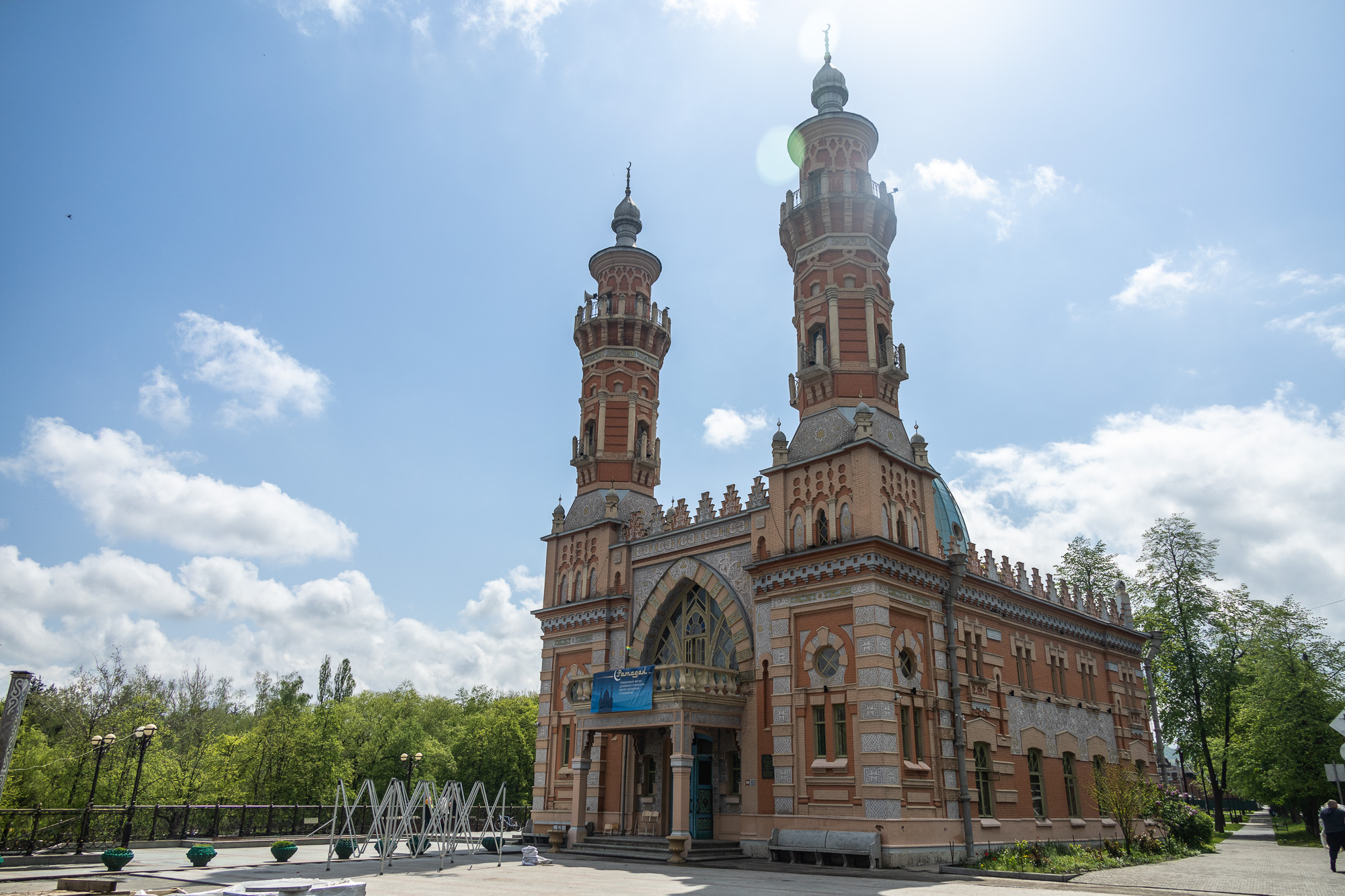 Апрель: Владикавказ