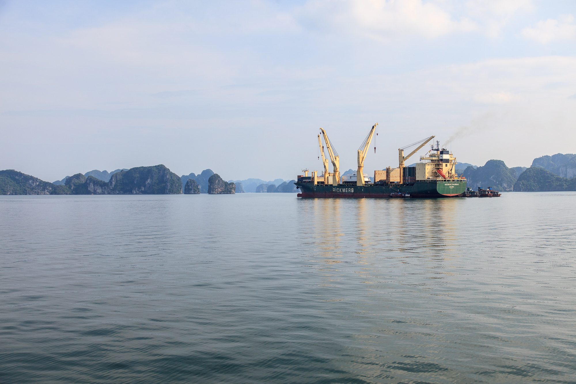 Встретили большой контейнеровоз