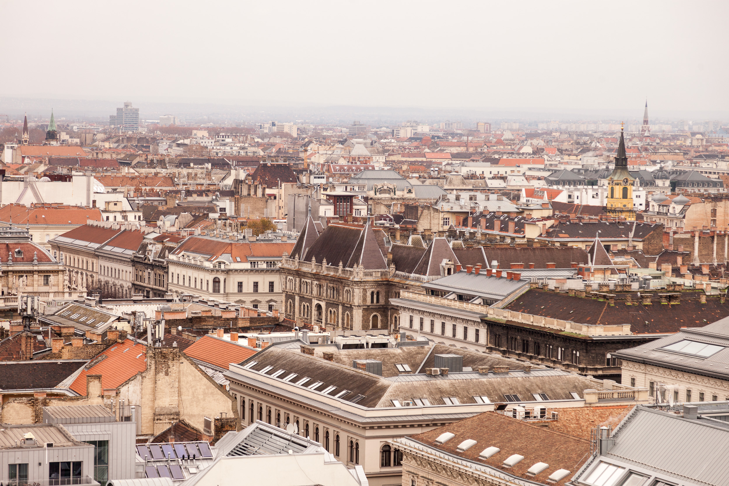 Вид с колоннады Базилики Святого Стефана