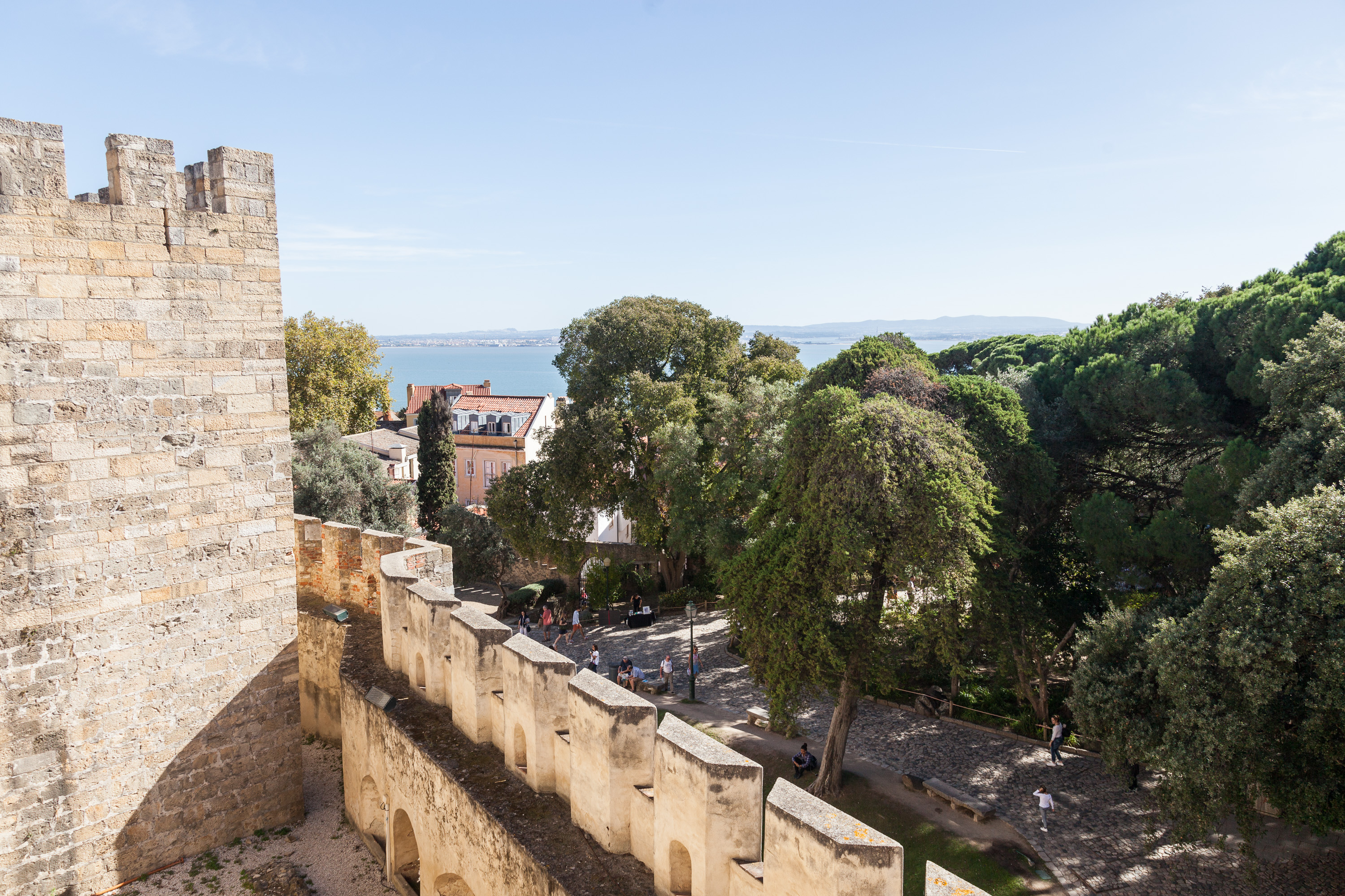 Вид с башни Замка Святого Георгия