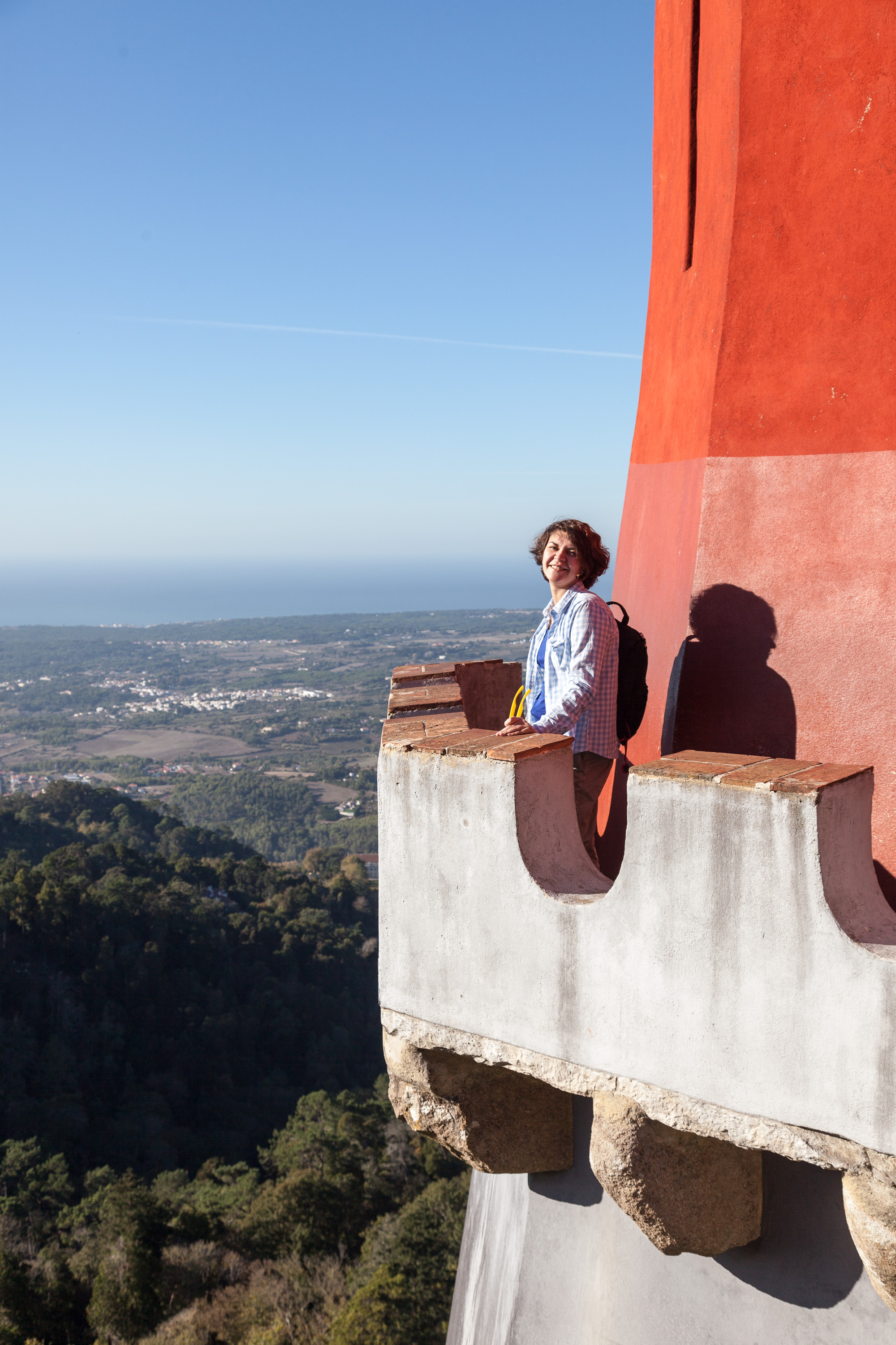 Ю на внешней стене дворца Пена