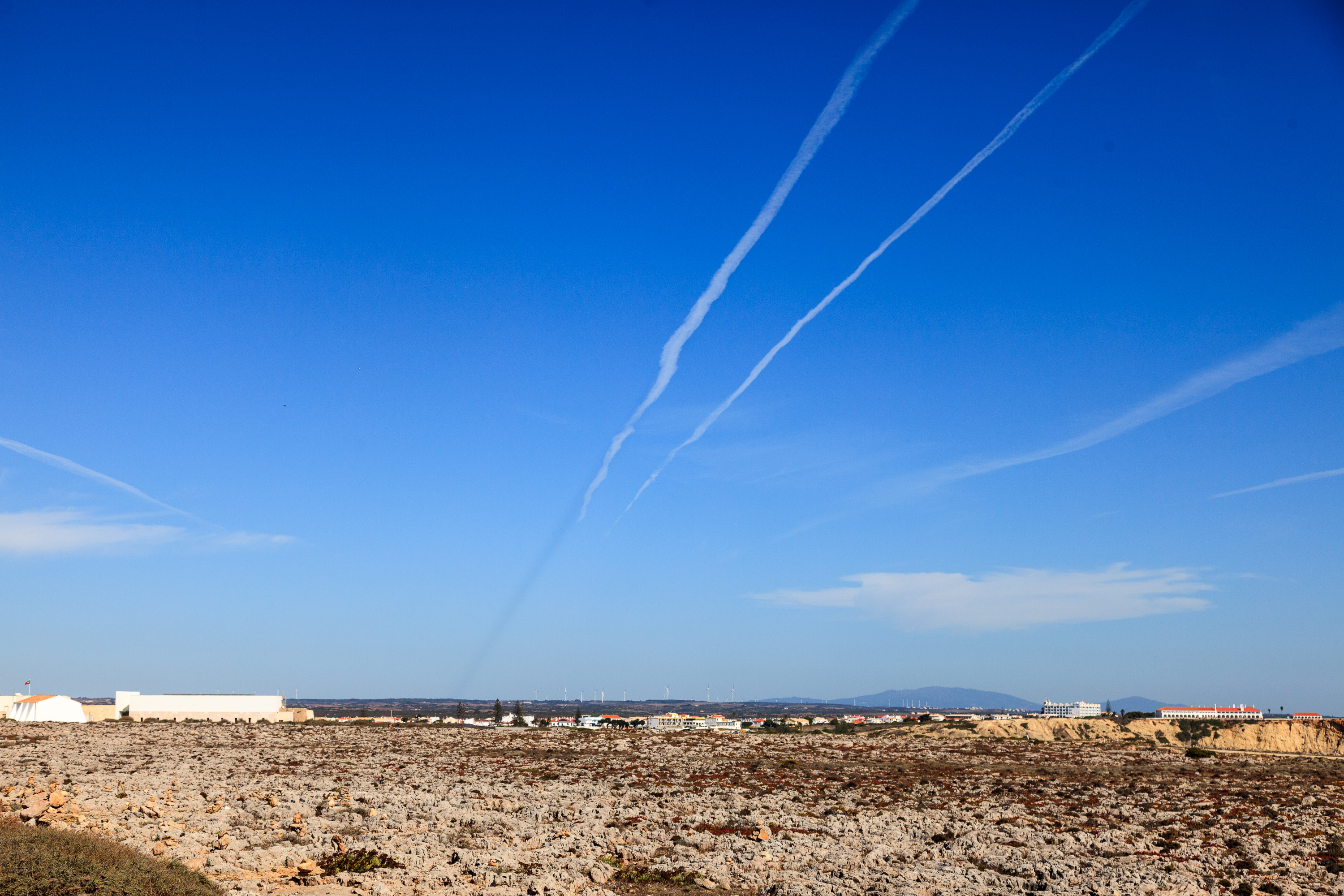 Пустнынный пейзаж мыса Сагреш