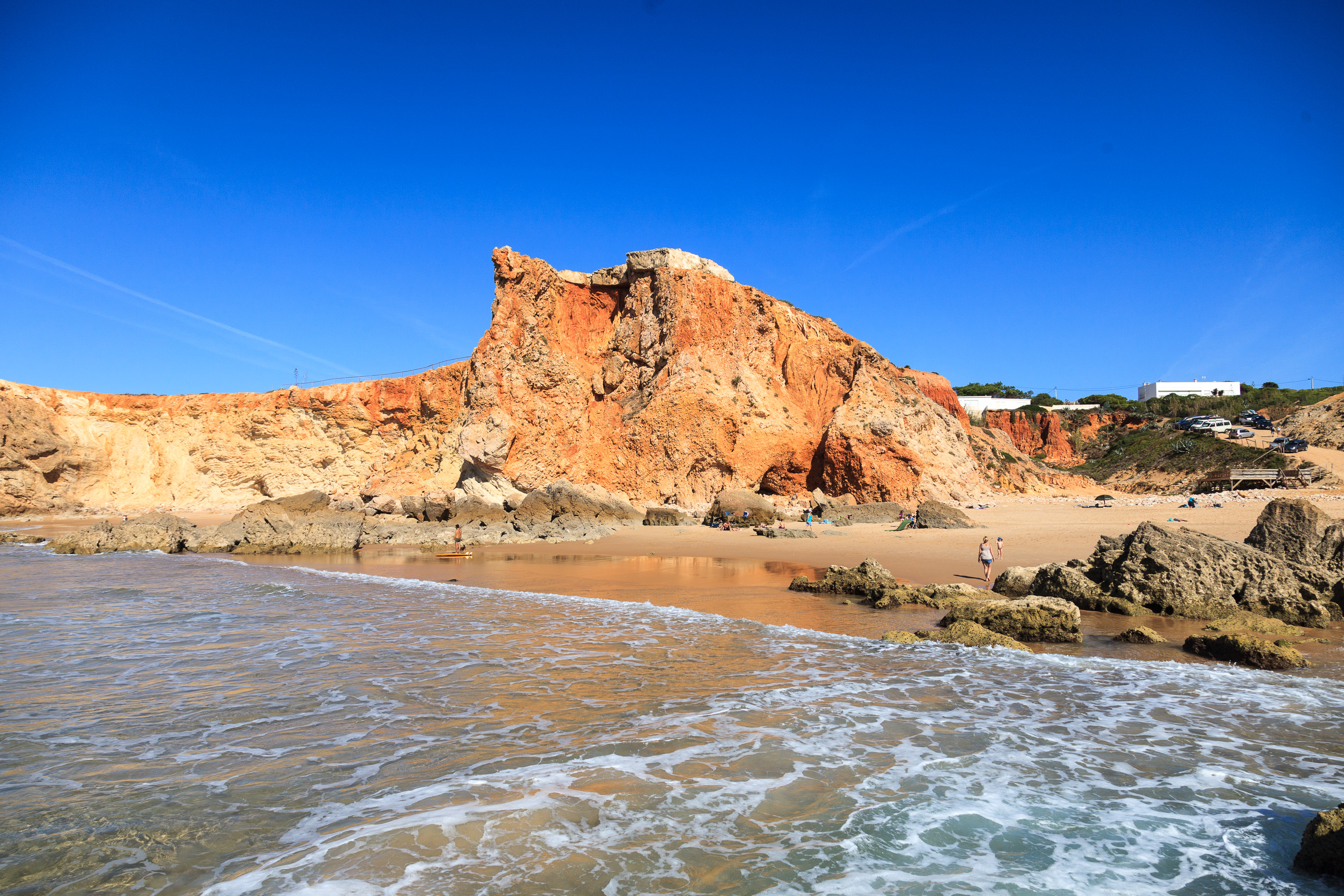 Скалы у пляжа Tonel