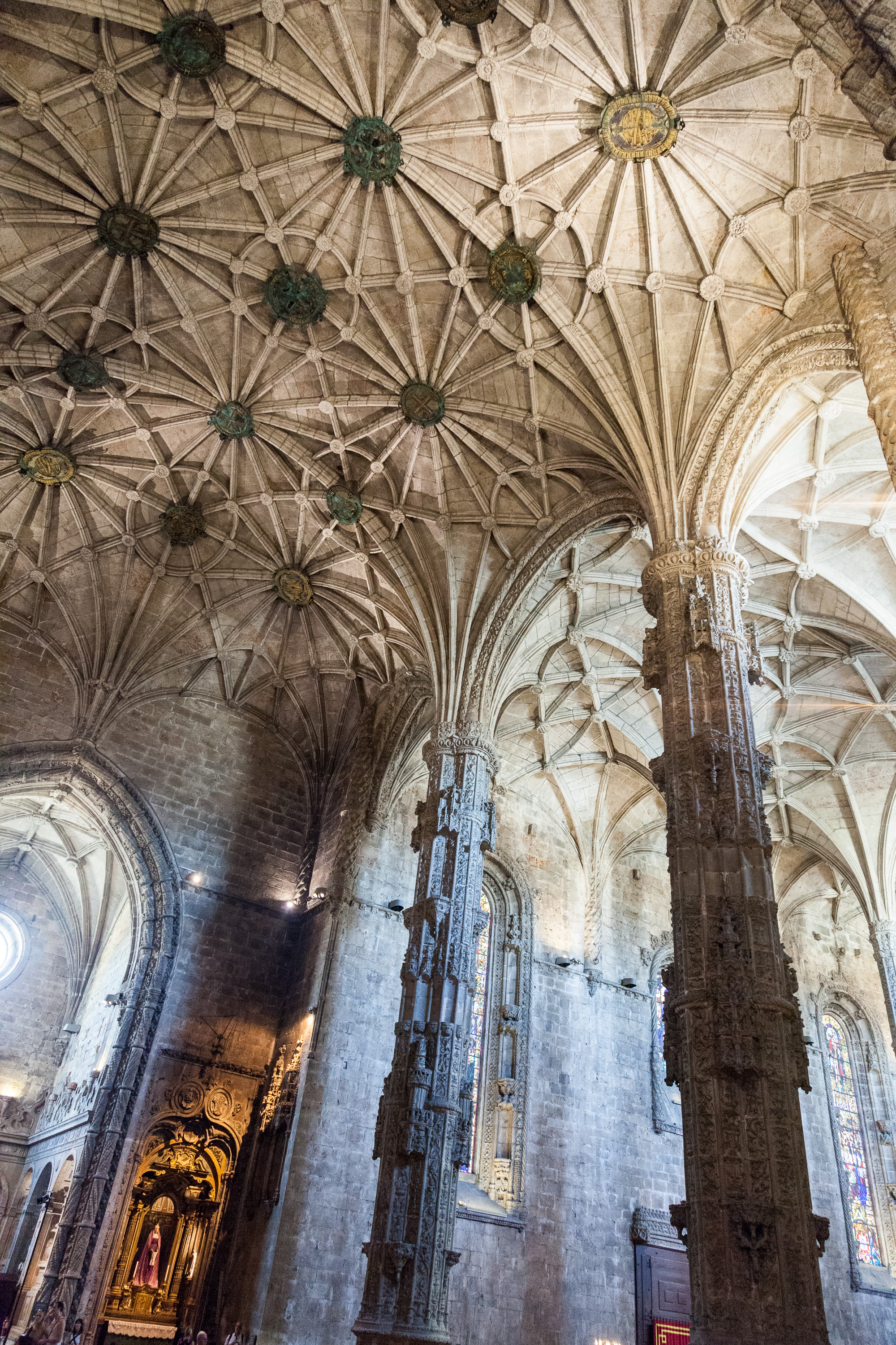 Интерьеры монастыря Жеронимуш в Лиссабоне