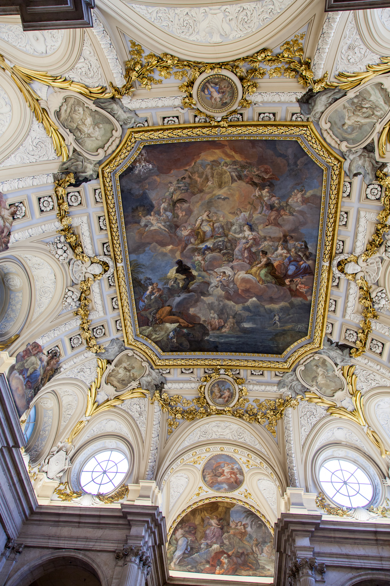 Плафон над главной лестницей