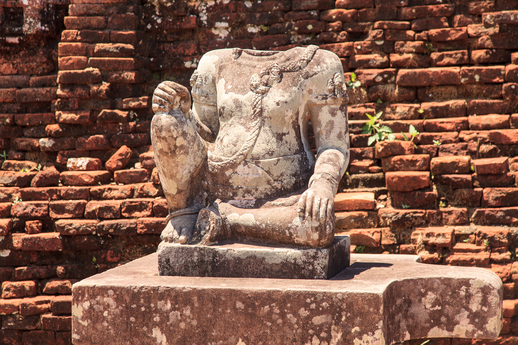 Остатки скульптур