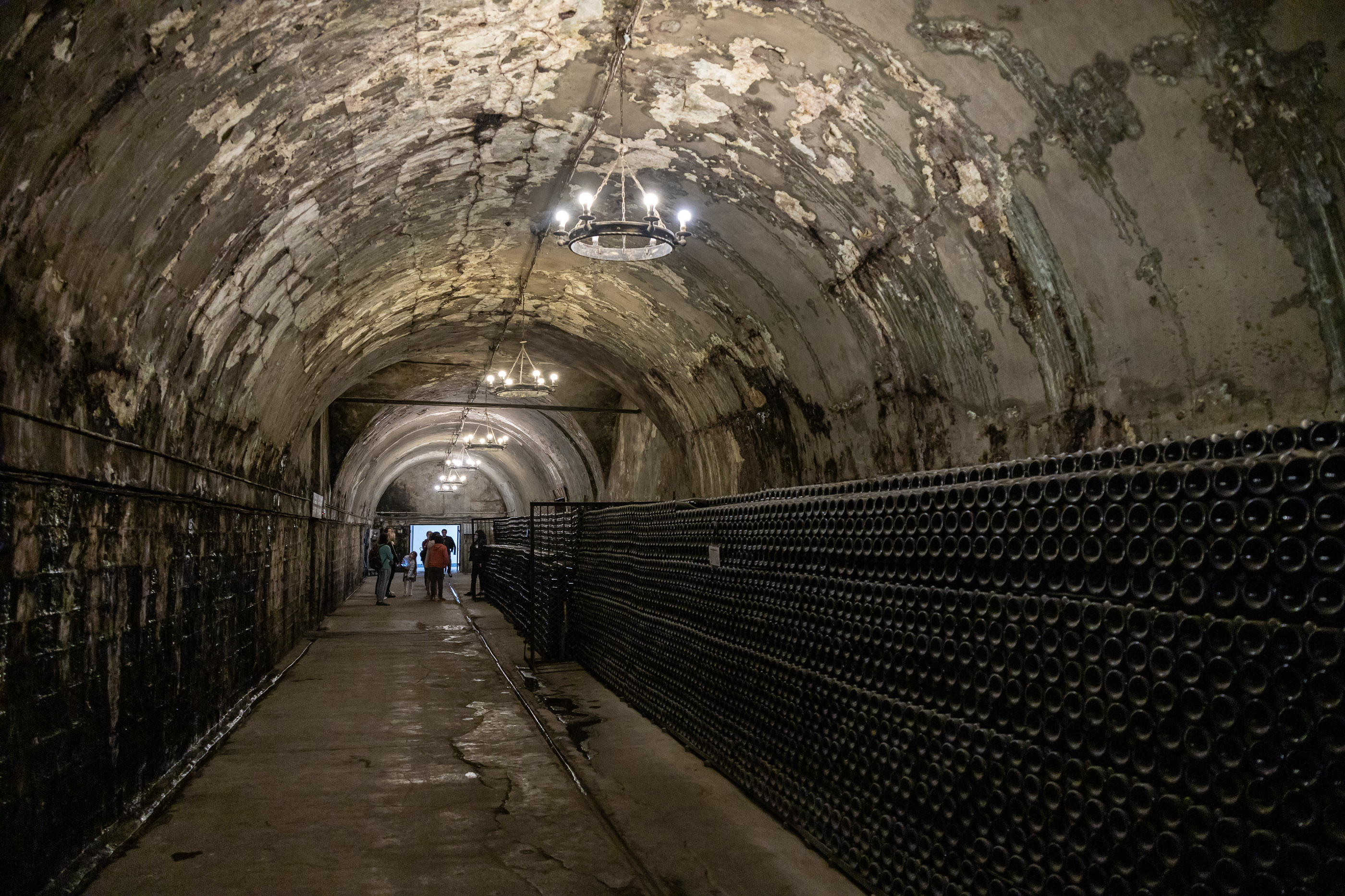 Игристое в Голицинских тоннелях