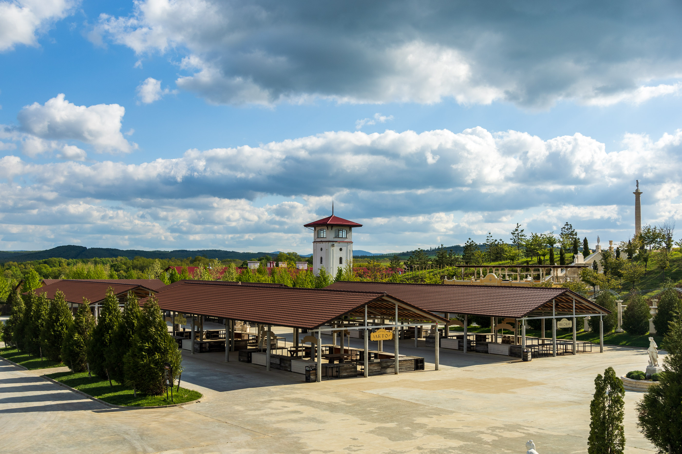 Парк "Долина Левкадия" у виноградников винодельни Левкадия