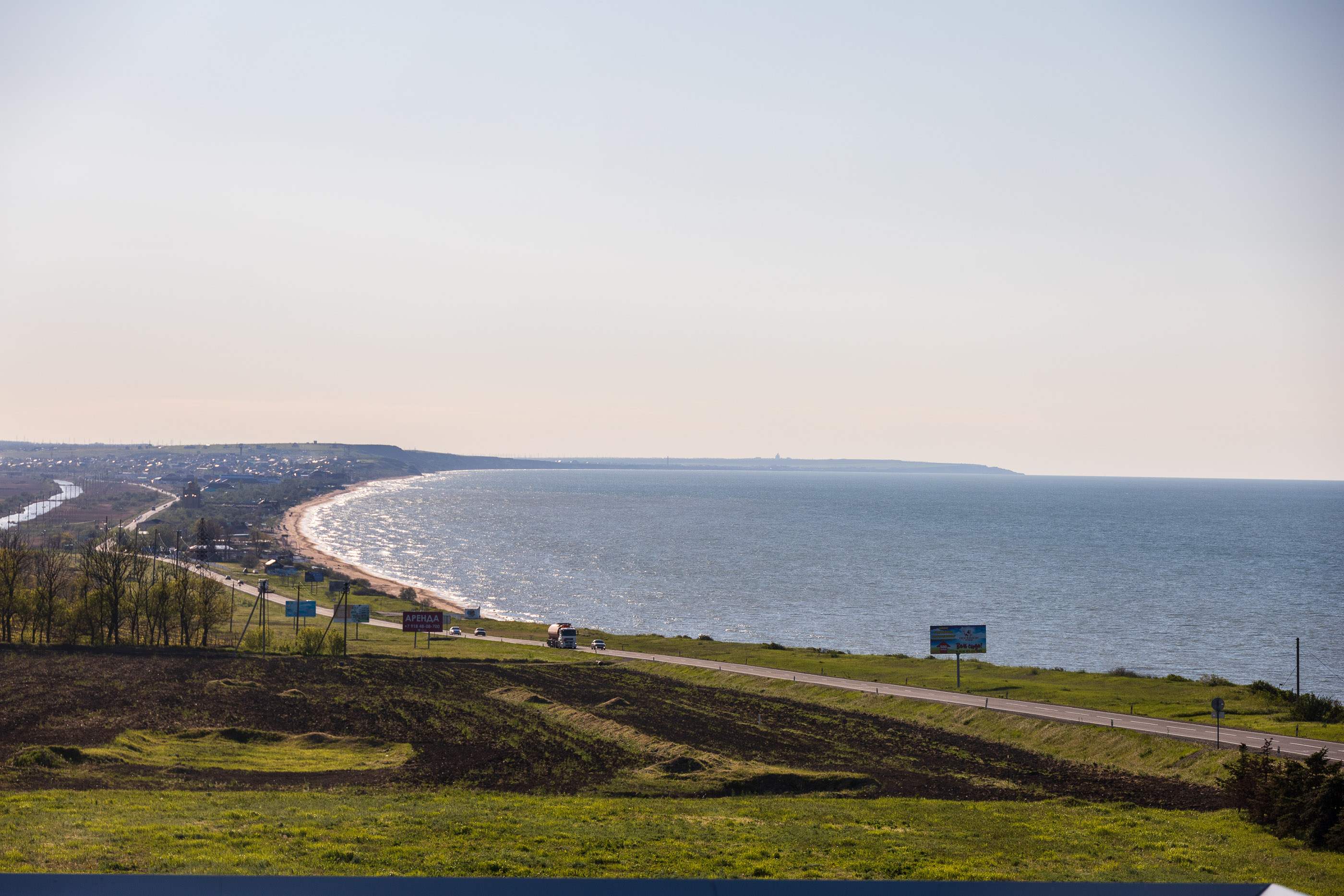 Виды на Азовское море с крыши Усадьбы Голубицкого